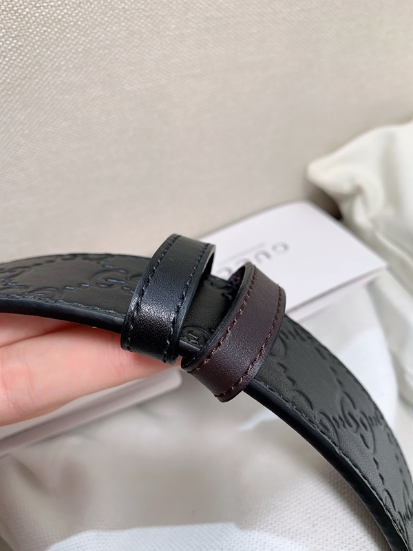 スーパーコピーグッチベルト角部分ディテール